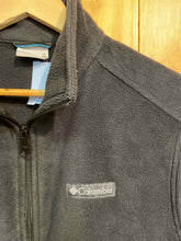 Load image into Gallery viewer, Size M Columbia Men&#39;s Vest
