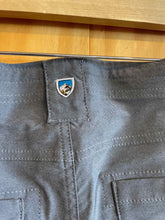 Load image into Gallery viewer, Size 14 Kuhl Grey Women&#39;s Capris
