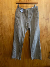 Load image into Gallery viewer, Size 30x32 Mountain Kahkis Men's Pants
