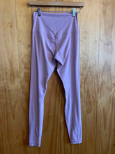Load image into Gallery viewer, Size 6 Lululemon Purple Women&#39;s Leggings
