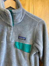 Load image into Gallery viewer, Size S Patagonia Grey Women&#39;s Fleece Sweatshirt
