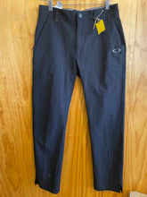 Load image into Gallery viewer, Size 32 Oakley Men's Pants
