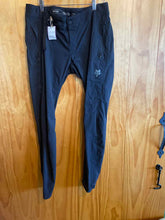 Load image into Gallery viewer, Size 34 Fox Black Women's Pants
