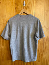 Load image into Gallery viewer, Size Medium REI Men&#39;s Short Sleeve Shirt
