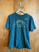 Load image into Gallery viewer, Size Medium Nike Men&#39;s Short Sleeve Shirt
