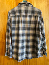 Load image into Gallery viewer, Size L Carhartt Men&#39;s Flannel
