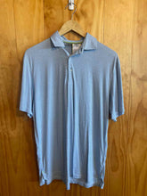Load image into Gallery viewer, Size Medium Tasc Men&#39;s Short Sleeve Shirt
