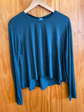 Load image into Gallery viewer, Lululemon Green Women's Long Sleeve Shirt
