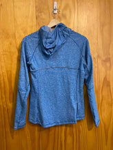 Load image into Gallery viewer, Size X-Small Saucony Blue Women&#39;s Sweater &amp; Sweatshirt
