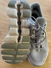 Load image into Gallery viewer, Women&#39;s Shoe Size 8 On Cloud Grey Running Shoes

