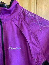 Load image into Gallery viewer, Women Size Small Pearl Izumi Purple Women&#39;s Windbreaker
