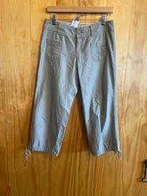 Load image into Gallery viewer, Size 4 North Face Tan Women&#39;s Pants
