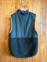 Load image into Gallery viewer, Size Small Nike Men&#39;s Vest
