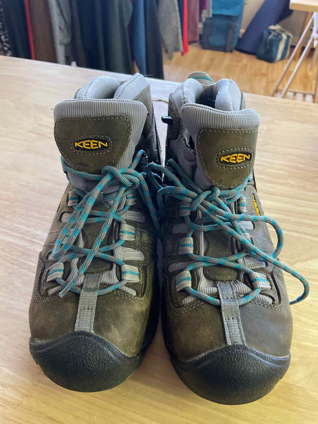 Shoe Size 9.5 Keen Brown Boots