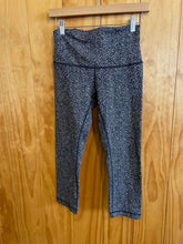 Load image into Gallery viewer, Size Unknown Lululemon B&amp;W Women's Leggings
