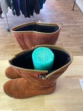 Load image into Gallery viewer, Shoe Size 9 Keen Burnt Orange Boots
