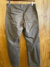 Load image into Gallery viewer, Size 34 Kuhl Men's Pants

