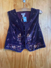 Load image into Gallery viewer, Size Large Van Hueusen Purple Women's Vest
