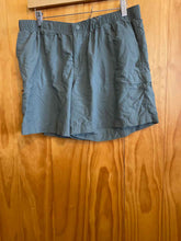 Load image into Gallery viewer, Size Large Columbia Green Women's Shorts
