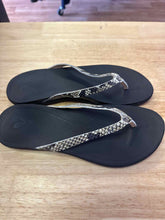Load image into Gallery viewer, Shoe Size 9 OluKai Black Flip Flops
