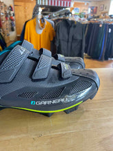 Load image into Gallery viewer, Garneau Womens 11 Cycling Shoes
