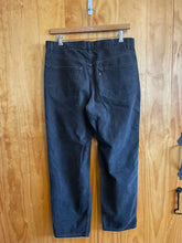 Load image into Gallery viewer, Size 36 Levi Men&#39;s Jeans
