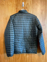 Load image into Gallery viewer, Size Small Eddie Bauer Men's Light Jacket
