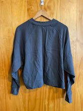 Load image into Gallery viewer, Size Medium Vuori Grey Women's Sweater &amp; Sweatshirt

