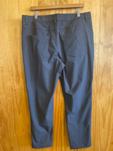 Load image into Gallery viewer, Size 36 Lululemon Men's Pants
