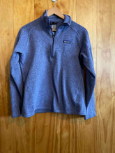 Load image into Gallery viewer, Size Large Patagonia Purple Women's Fleece Sweatshirt
