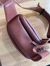 Load image into Gallery viewer, Mountainsmith Fanny Pack
