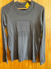 Load image into Gallery viewer, Size Unknown Lululemon Grey Women's Long Sleeve Shirt
