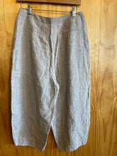 Load image into Gallery viewer, Size 8 Urban Lifestyle in Nature Tan Women's Pants

