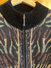 Load image into Gallery viewer, Size Large Icelandic Design Black Women's Sweater &amp; Sweatshirt
