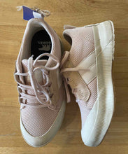 Load image into Gallery viewer, Women&#39;s Shoe Size 8 Sorel Pink Running Shoes
