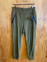 Load image into Gallery viewer, Size Medium Alaskan Hardgear Men&#39;s Sweatpants
