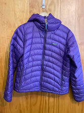 Load image into Gallery viewer, Women Size Large Patagonia Purple Women's Light Jacket
