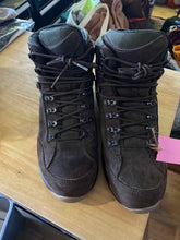 Load image into Gallery viewer, 11 Schnee Men's Hiking Shoes
