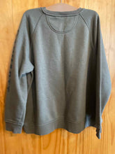 Load image into Gallery viewer, Size 2XL Carhartt Green Women&#39;s Sweater &amp; Sweatshirt
