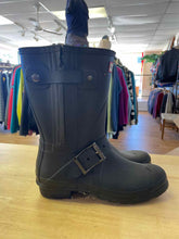 Load image into Gallery viewer, Women's Shoe Size 9 Hunter Black Rain Boots

