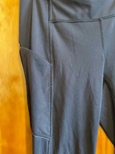 Load image into Gallery viewer, Size 4 Lululemon Black Women's Leggings
