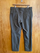 Load image into Gallery viewer, Lululemon Men's Pants
