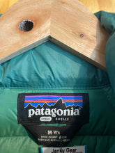 Load image into Gallery viewer, Women Size M Patagonia Teal Women&#39;s Jacket

