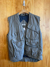 Load image into Gallery viewer, Size Large Wynbrooke Woodlands Men's Vest
