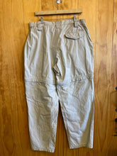 Load image into Gallery viewer, Size 36 Columbia Men&#39;s Zip-off Hiking Pants
