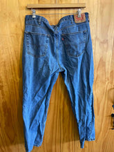 Load image into Gallery viewer, Size 40x32 Levi Men&#39;s Pants
