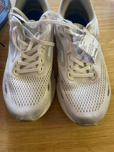 Load image into Gallery viewer, Women's Shoe Size 9 Brooks Running Shoes

