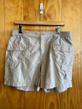 Load image into Gallery viewer, Size Large Columbia Beige Women's Shorts
