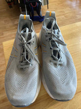 Load image into Gallery viewer, 11.5 Asics Men&#39;s Shoes

