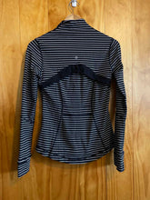 Load image into Gallery viewer, Lululemon Black Women's Long Sleeve Shirt
